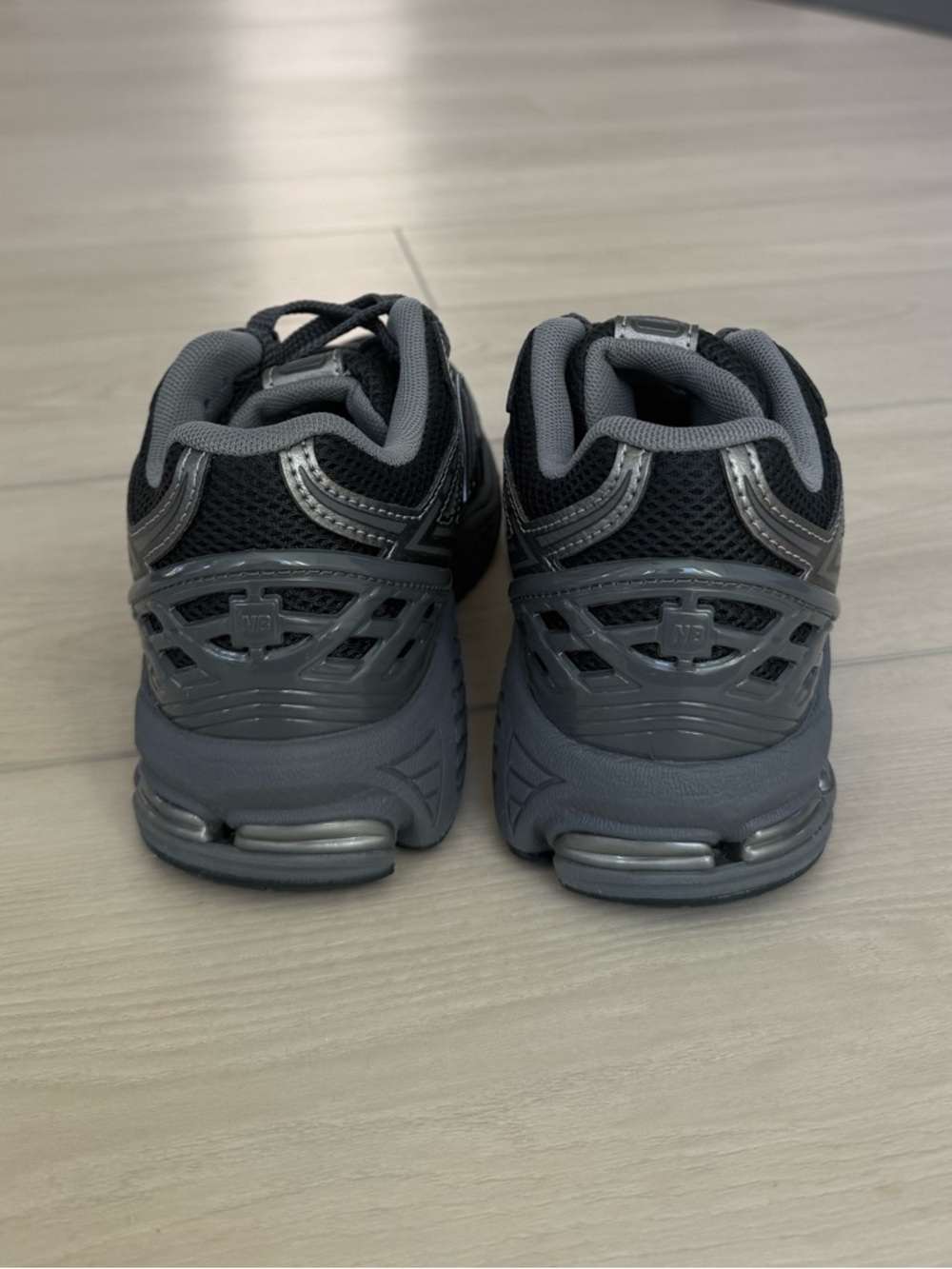 New Balance 1906R Shoes - Picture 5 of 7